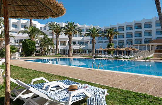 piscine couverte(indoor pool )